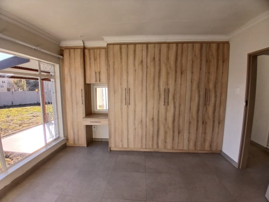 To Let 4 Bedroom Property for Rent in Pellissier Free State